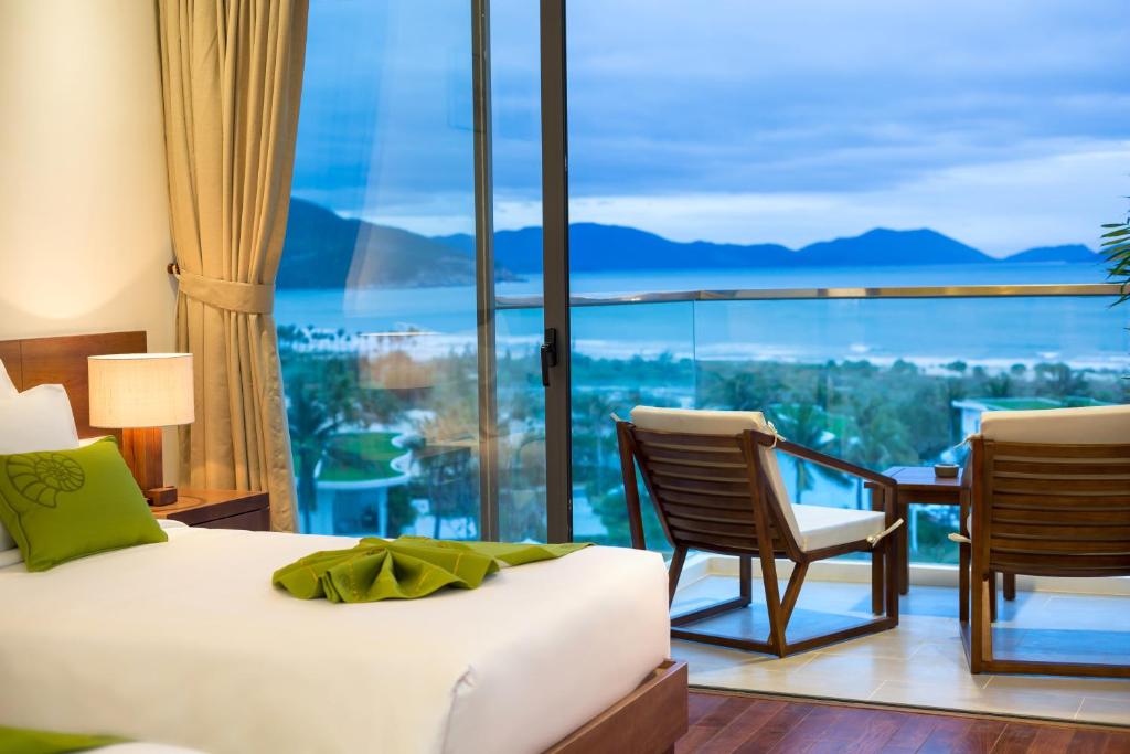 RIVIERA CAM RANH RESORT