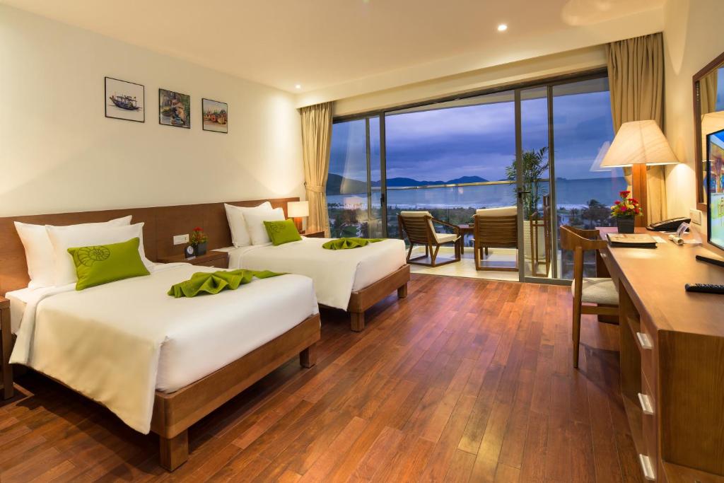 RIVIERA CAM RANH RESORT