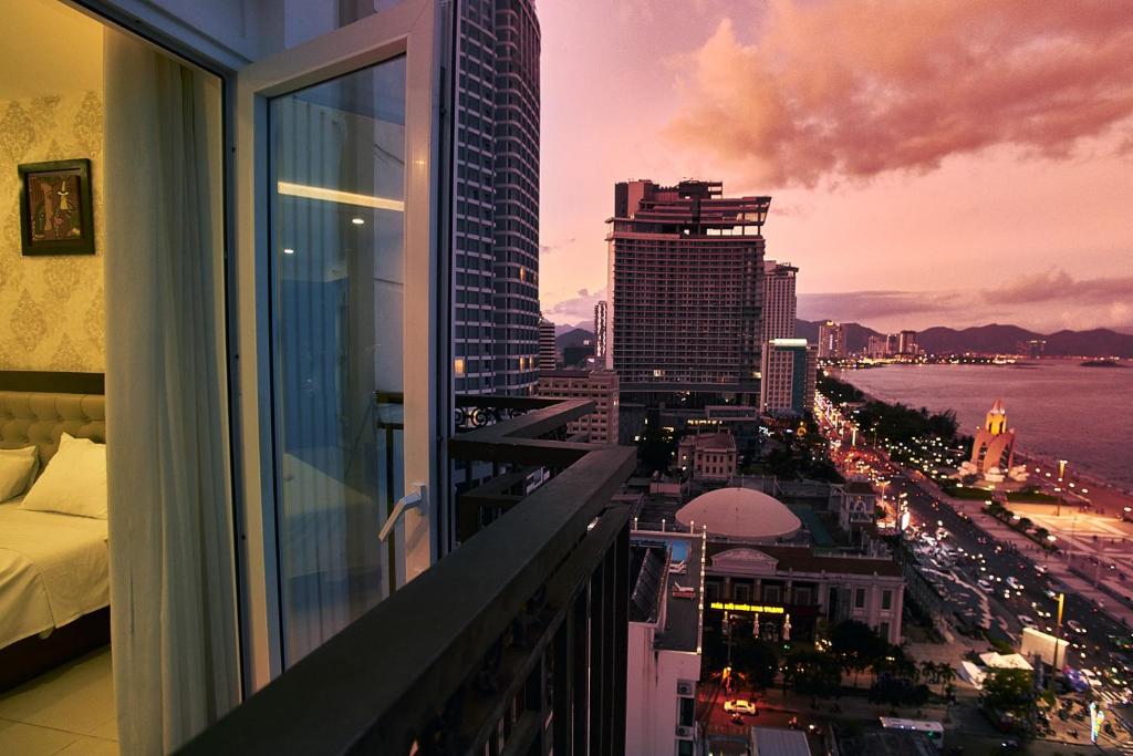 BOSS HOTEL