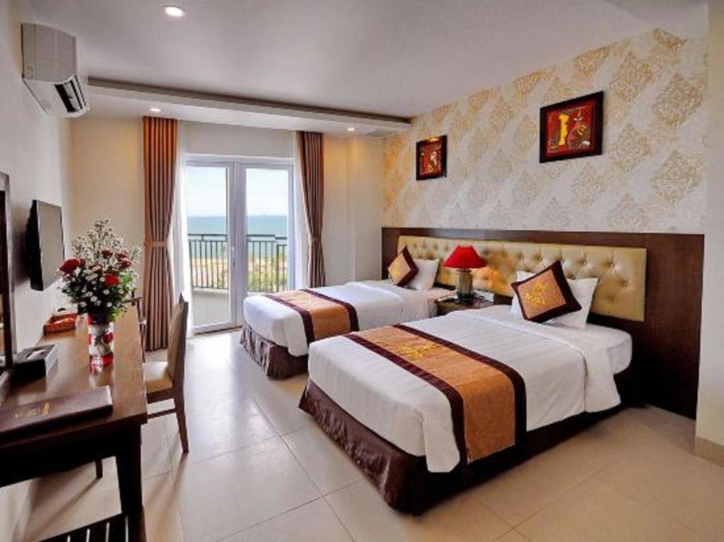 BOSS HOTEL