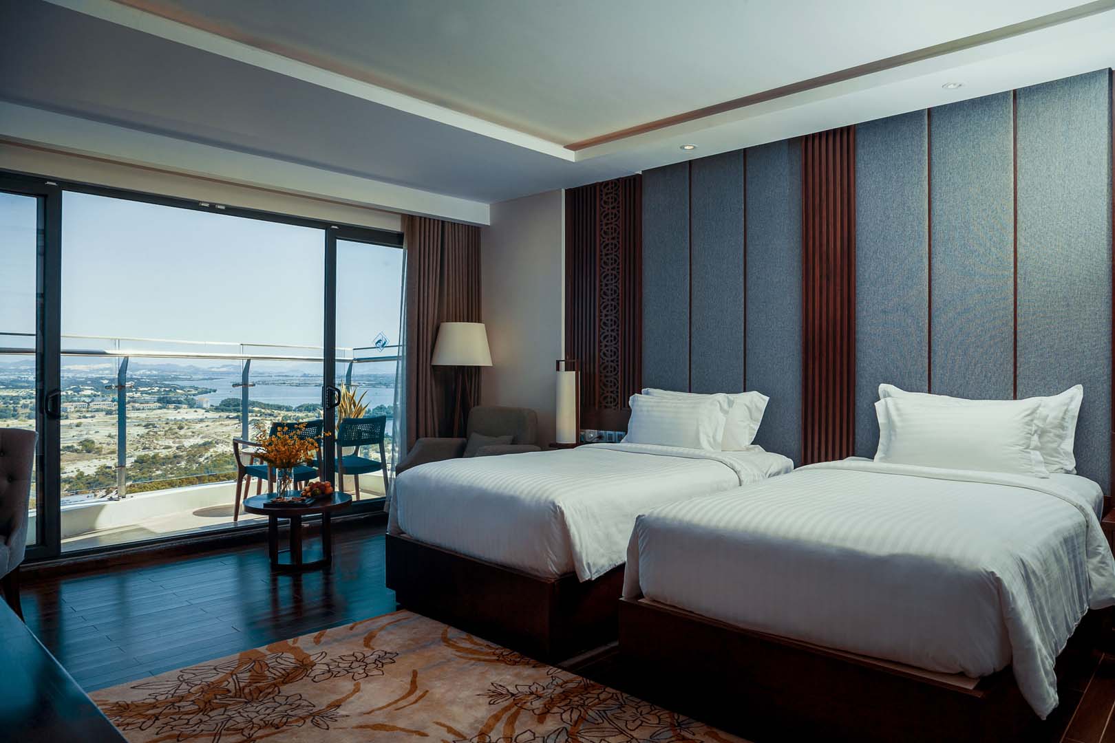 DUYÊN  HÀ RESORT CAM RANH