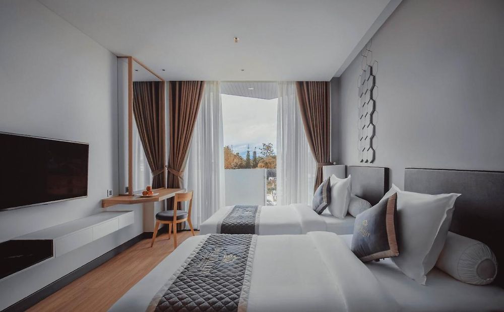 GOLF VALLEY HOTEL
