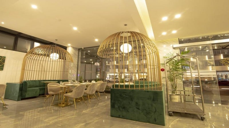 LEN’S HOTEL