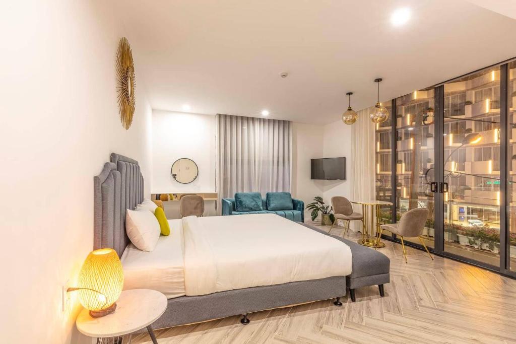 LEN’S HOTEL
